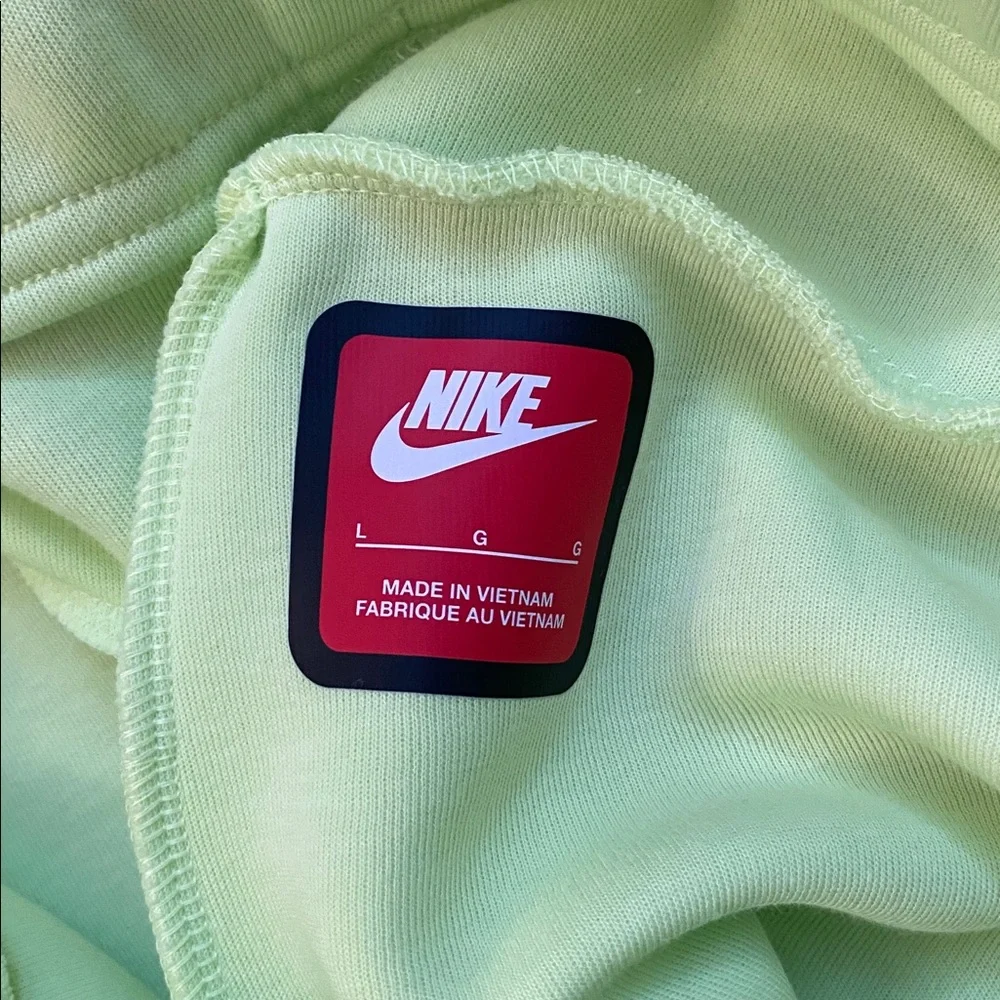 New Men’s Nike Tech Fleece Joggers Barely Volt Large L - Picture 7 of 8